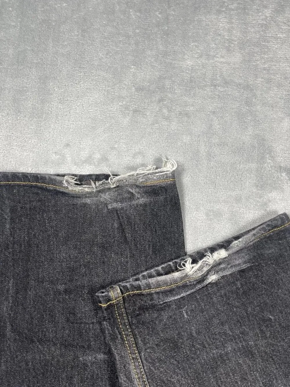 Vtg Levi’s 501 Button Fly Black Denim Jeans USA Style 44x32 Raw Hem 100% Cotton